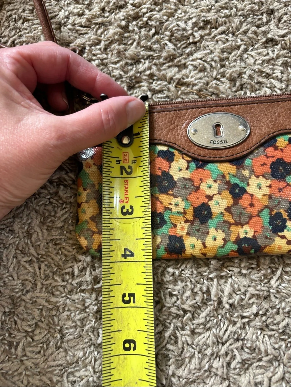 Fossil compact wristlet